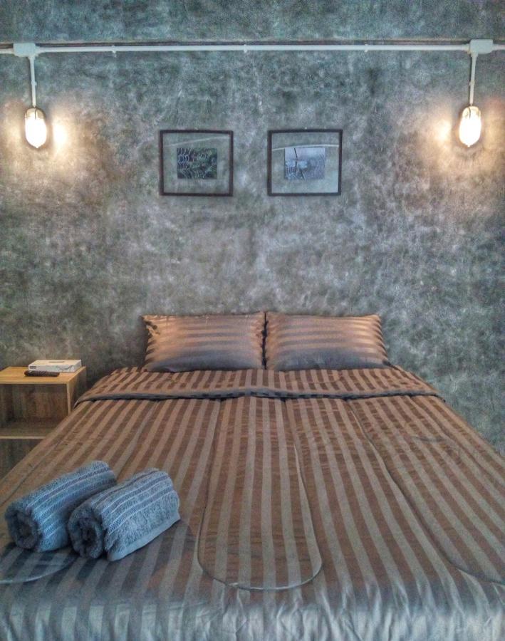 Отель 4Hearts Loft House Сураттхани Экстерьер фото
