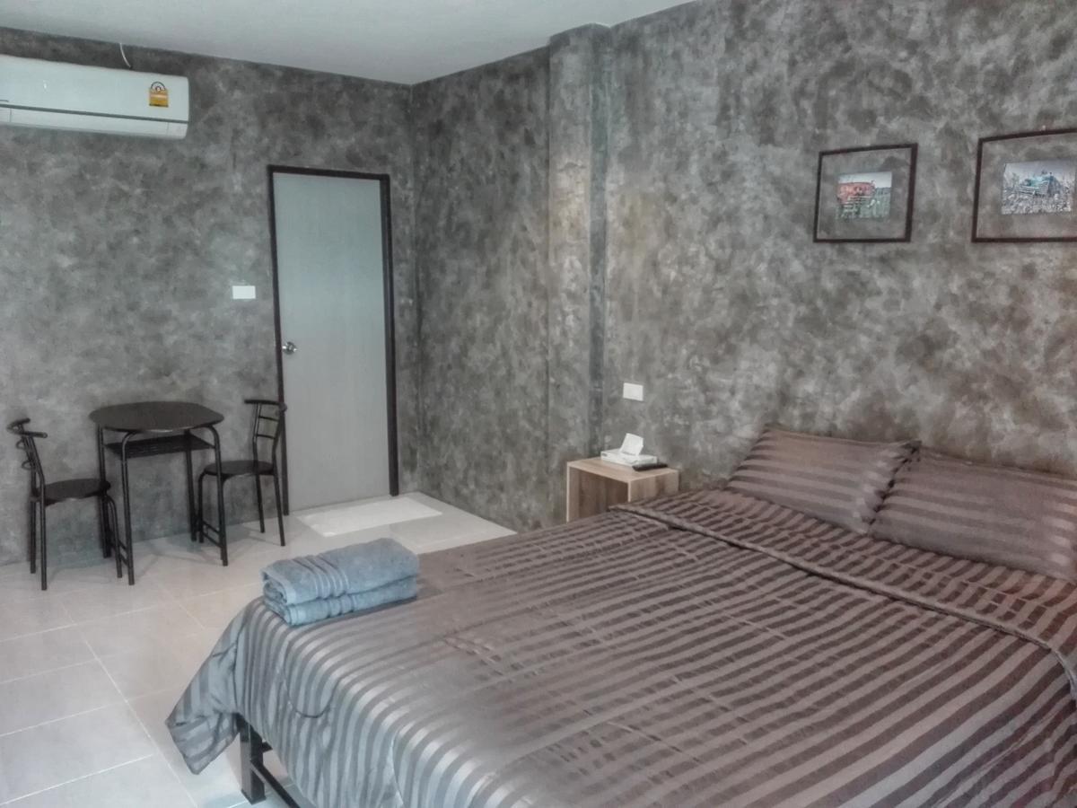Отель 4Hearts Loft House Сураттхани Экстерьер фото